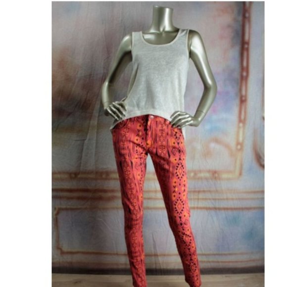 NWT MINKPINK Make Your Mark Printed Stretchy Girlfriend Denim Jeans S - Picture 3 of 7